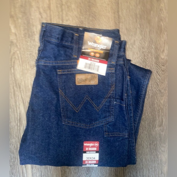 WRANGLER® FR FLAME RESISTANT RELAXED FIT JEAN IN PREWASH - Picture 7 of 7